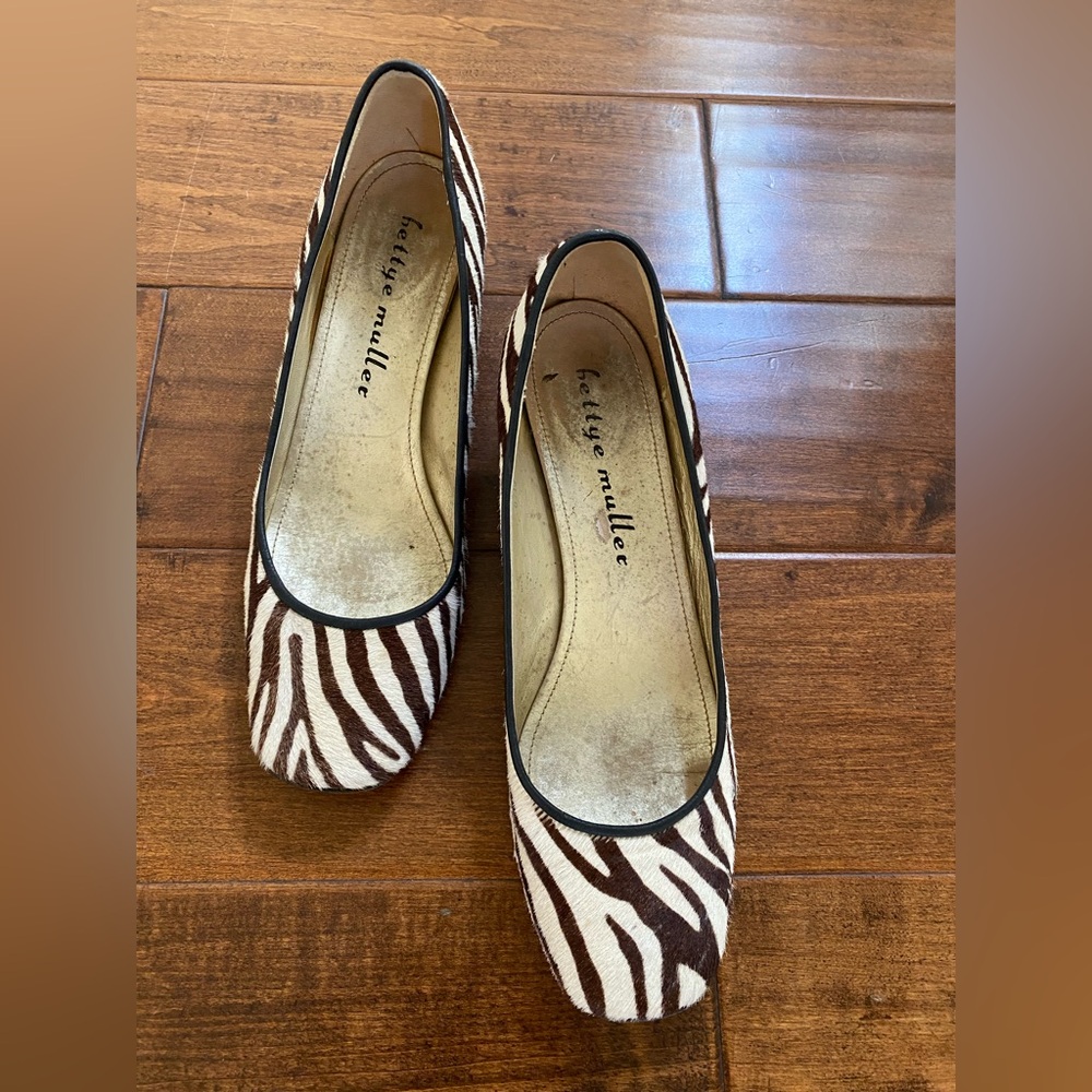 bettye muller pony hair low heels; beautiful vintage piece. size 40